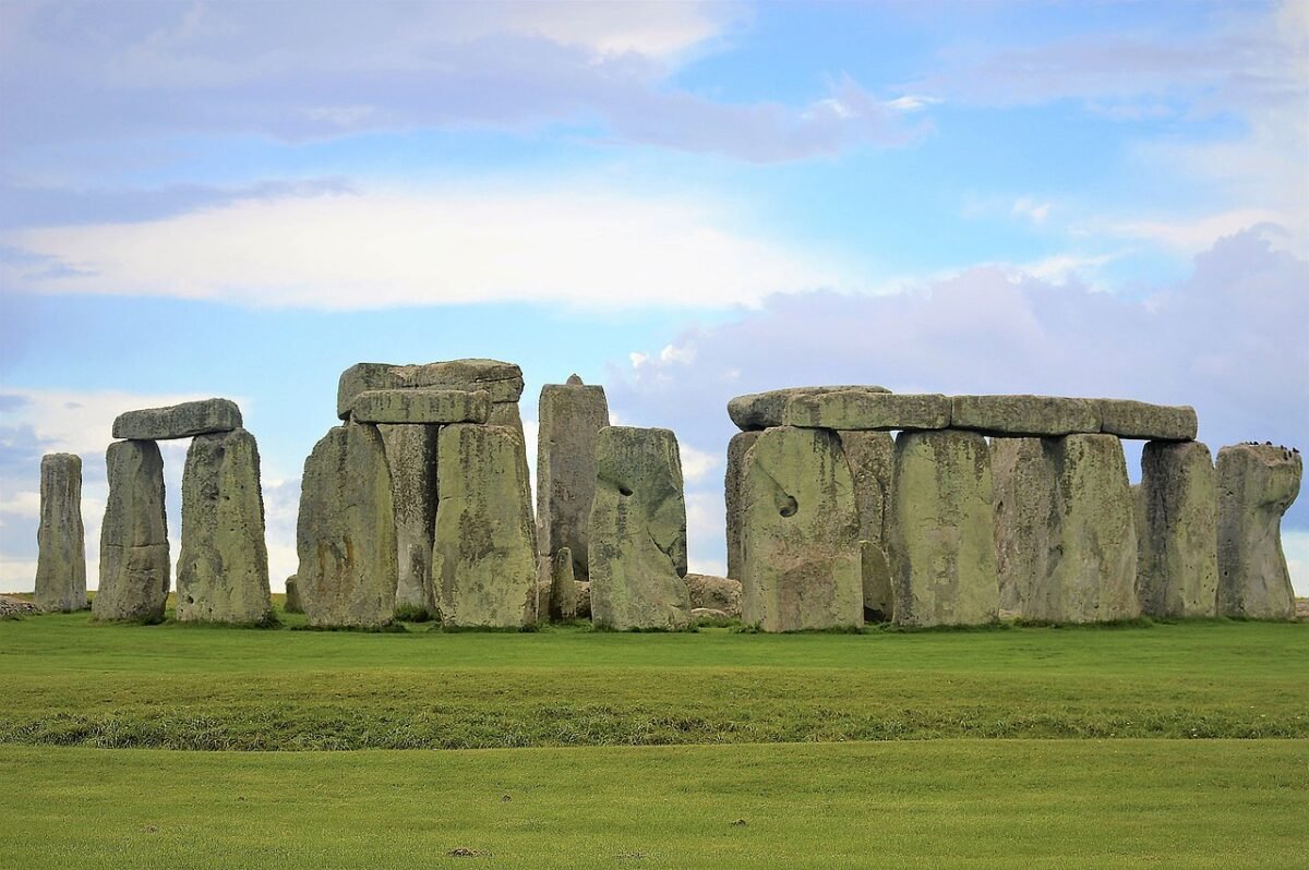 How To Visit Stonehenge: The Ultimate Guide - Earth Curious